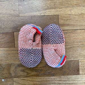 Bombas toddler slipper size 5-7